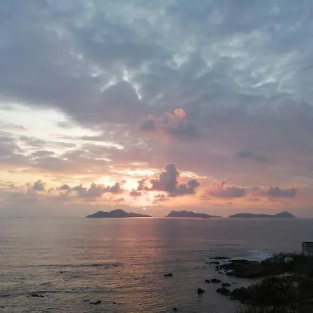 Maravillosa Casita Frente Al Mar Con Vistas A Islas Cies En El Camino De Santiago Holiday home Oya